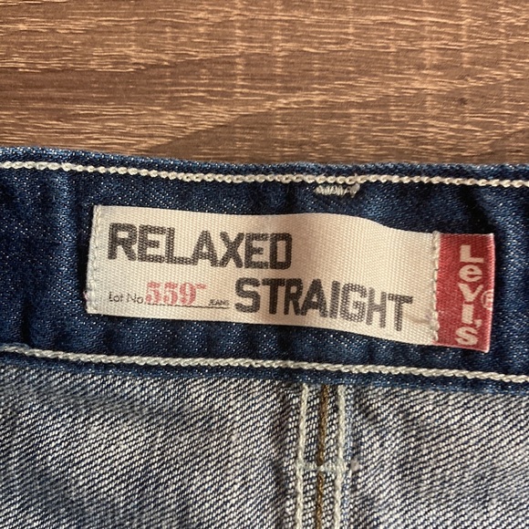 Mens Levi’s Relaxed Fit Medium Dark Wash Size 44x30 100% Cotton - Picture 4 of 14